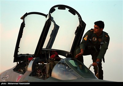 Iranian Fighter Jets Conduct Overnight Drills