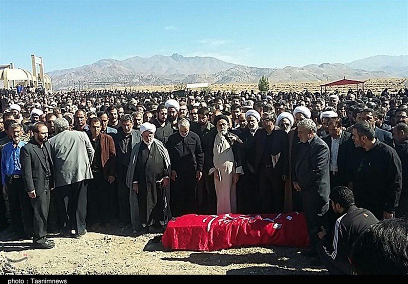 مراسم تشییع و تدفین پدر سردار سلیمانی به روایت تصویر