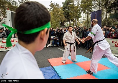 راهپیمایی 13 آبان