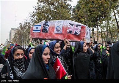 راهپیمایی 13 آبان