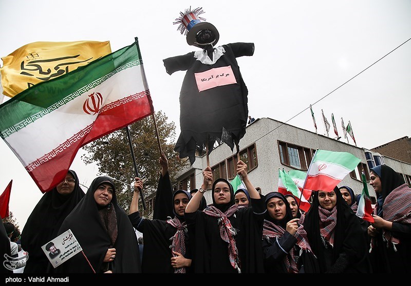 تهران| مراسم راهپیمایی 13 آبان در شهرستان‌های استان تهران آغاز شد