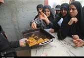 روزانه 20 هزار پرس غذای تبرکی میان زائران اربعین حسینی توزیع می‌شود