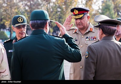 Pakistan’s Top General Makes Iran Visit