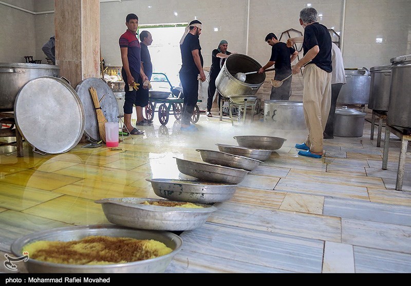 طبخ بزرگترین غذای نذری جنوب استان خوزستان به مناسبت عید غدیرخم