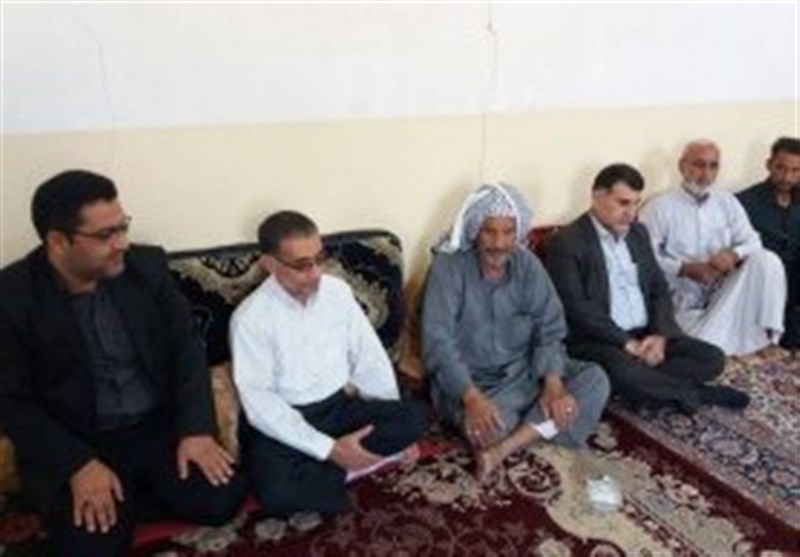مسئولان شوشتر با خانواده شهید ثانی‌زاده دیدار کردند