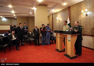 پاک ایران عسکری حکام کی مشترکہ پریس کانفرنس