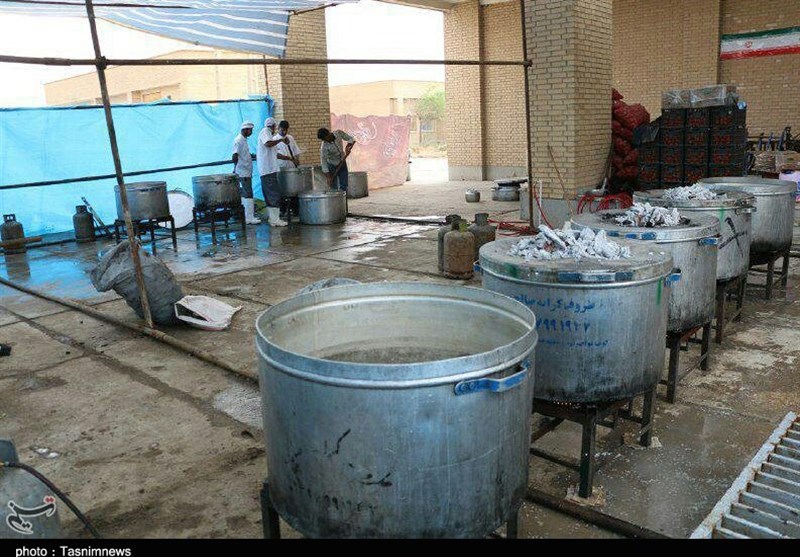 روزانه 5 هزار پرس غذا در هر وعده بین زائران اربعین در نجف توزیع شد