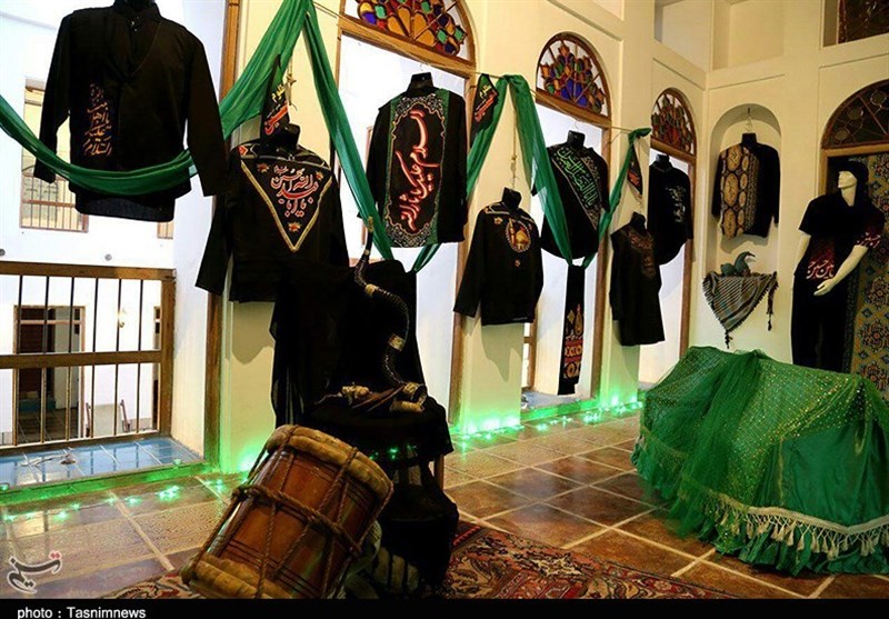 نمایشگاه &quot;تن‌پوش‌های ماندگار عاشورایی&quot; در بوشهر گشایش یافت