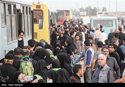 عودة زوار اربعین الامام الحسین(ع) عبر معبر مهران