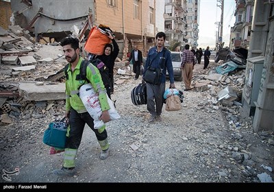 مصدومان و جانباختگان زلزله در سرپل‌ذهاب - کرمانشاه