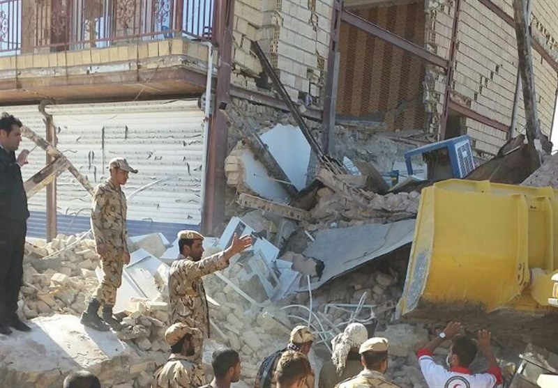 زلزله کرمانشاه| تلاش تکاوران ارتش برای نجات زلزله‌زدگان + تصاویر