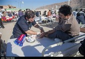 امداد رسانی به مصدومان زلزله در سرپل‌ذهاب