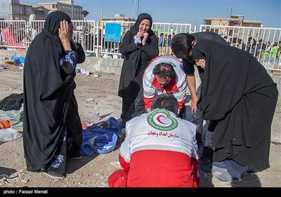 امداد رسانی به مصدومان زلزله در سرپل‌ذهاب