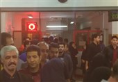 تجمع مردم کرمانشاه برای اهدای خون به زلزله‌زدگان
