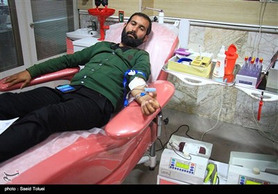 اهدای خون مردم بجنورد به زلزله‌زدگان کرمانشاه