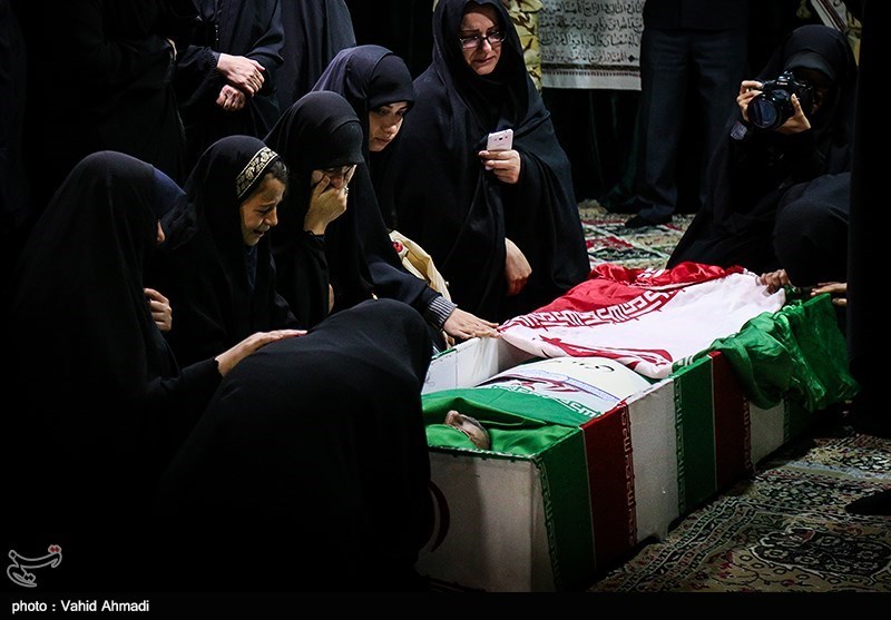 روایت تصویری از وداع با شهید مدافع حرم حبیب بدوی در اهواز