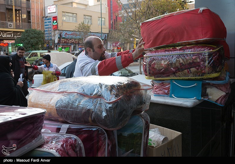 67 محموله از کمک‌های مردم کرمانشاه به مناطق زلزله‌زده ارسال شد