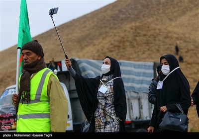 پیاده روی زائران حرم رضوی - مشهد