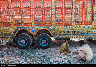استراحت رانندگان پاکستانی در بازارچه مرزی میرجاوه