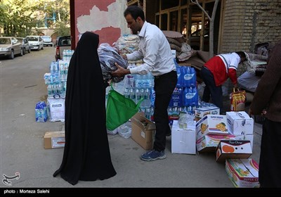 جمع آوری کمکهای مردمی برای زلزله زدگان - اصفهان