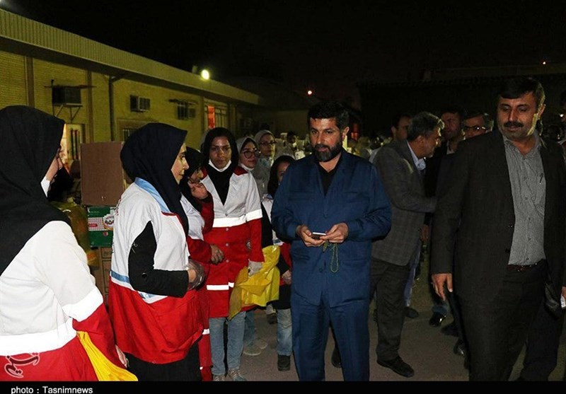 جمع آوری کمک‌های مردم خوزستان برای زلزله‌زدگان به روایت تصویر