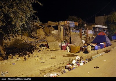 Left Homeless by Quake, People Look For Warm Shelter in West Iran