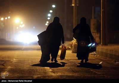 Left Homeless by Quake, People Look For Warm Shelter in West Iran