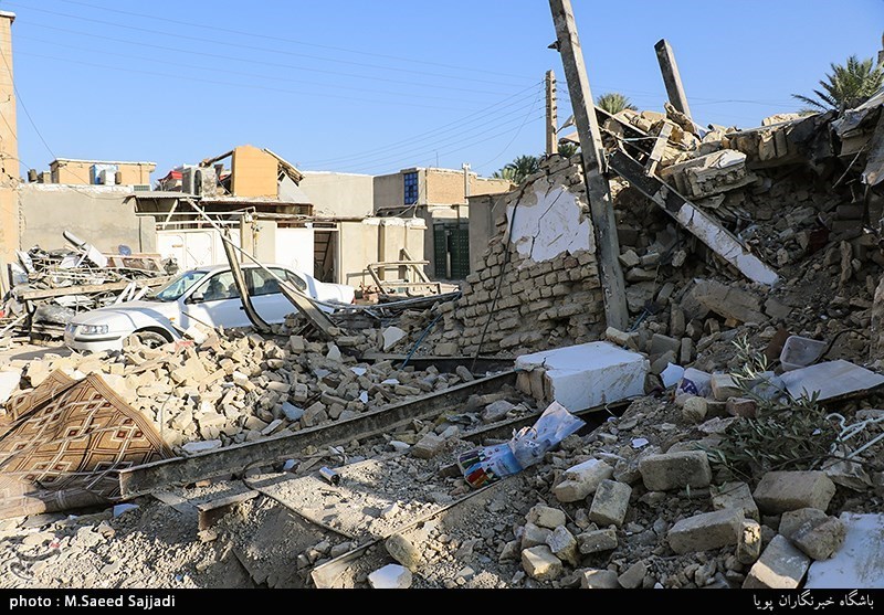 جمع‌آوری نخاله‌های ساختمانی در مناطق زلزله‌زده استان کرمانشاه رضایت‌بخش نیست
