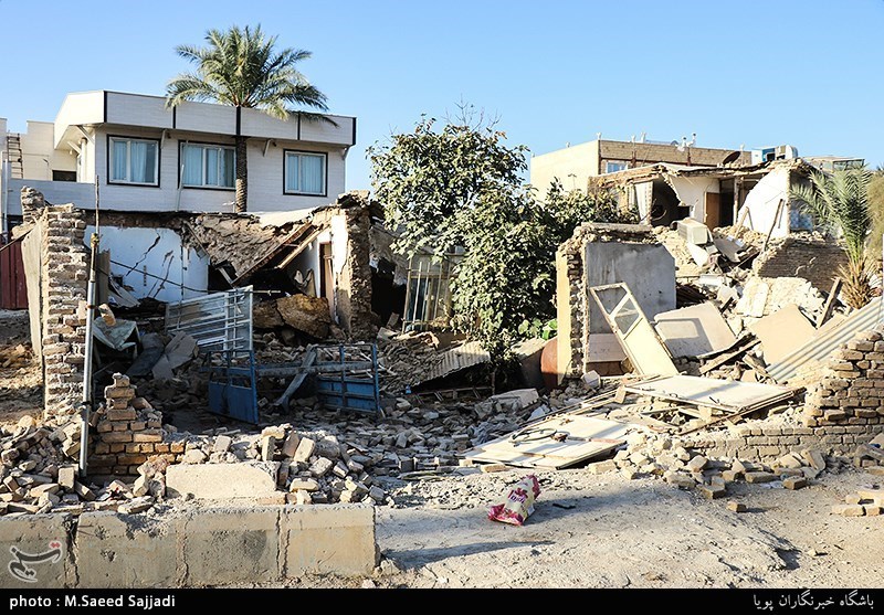 استان ایلام در 4 جبهه به زلزله‌زدگان استان کرمانشاه خدمت‌رسانی می‌کند