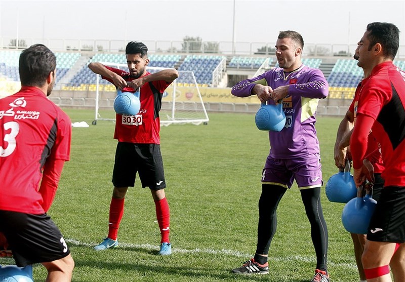عدم تصمیم‌گیری برانکو در مورد هافبک عراقی تیمش