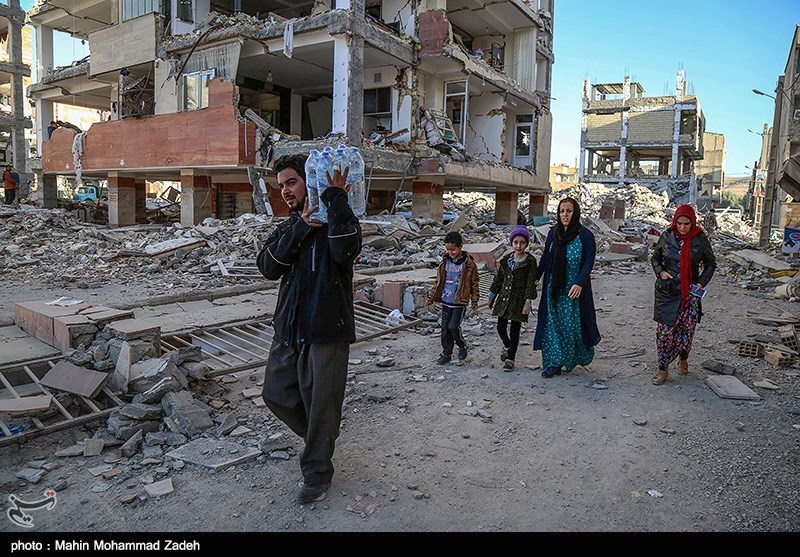 سناتورهای آمریکایی: برای کمک‌رسانی به قربانیان زلزله ایران، موقتاً تحریم‌ها را رفع کنید
