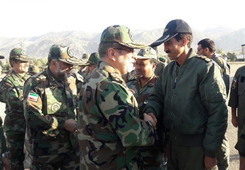 جانشین فرمانده کل ارتش از مناطق زلزله‌زده استان کرمانشاه بازدید کرد