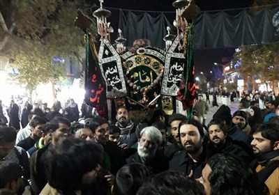 مشہد؛ شب شہادت امام رضا علیہ السلام پر پاکستانیوں کا ماتمی دستہ