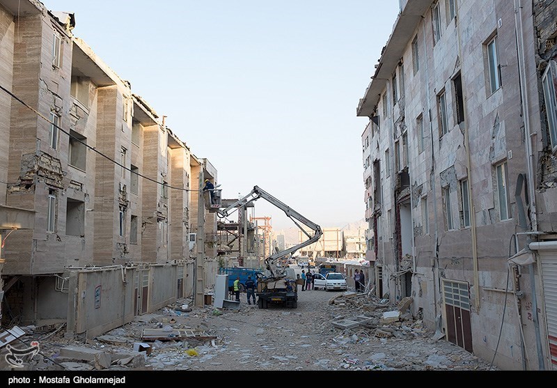 خطر ریزش ساختمان‌های آسیب‌دیده در استان کرمانشاه به علت وزش باد