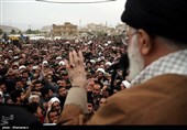 حاشیه‌های بازدید امام خامنه‌ای از مناطق زلزله‌زده‌ غرب کشور