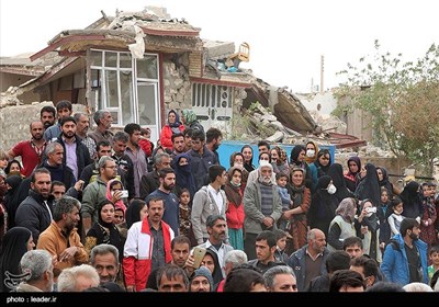 Leader Ayatollah Khamenei Visits Iran's Quake-Hit Areas