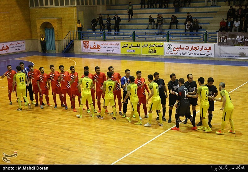 اصفهان| از تعویض سپهر محمدی در بین دو نیمه تا کری‌خوانی هواداران گیتی پسند