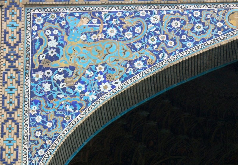 قوس آذر نمادی که اصفهان امروز را به تاریخ پیوند داده است