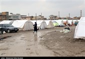 باد و باران به چادر و کانکس زلزله‌زدگان استان کرمانشاه خسارت زد+فیلم