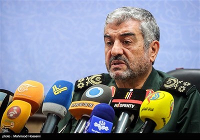 فرمانده کل سپاه در مشهد مقدس: آمریکا "پشتیبان و فرمانده" پروژه تابستان داغ بود