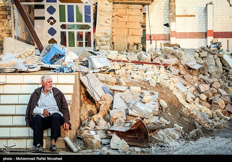 اعزام خادمان مسجد مقدس جمکران به مناطق زلزله‌زده استان کرمانشاه