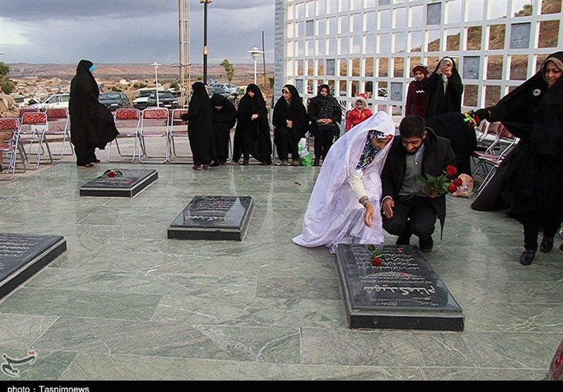 گزارش تصویری آغاز زندگی زوج جوان مراغه ای مزار شهدا