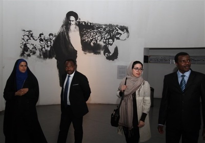 بازدید سفیر &quot;بروندی&quot; از موزه انقلاب اسلامی و دفاع مقدس+عکس