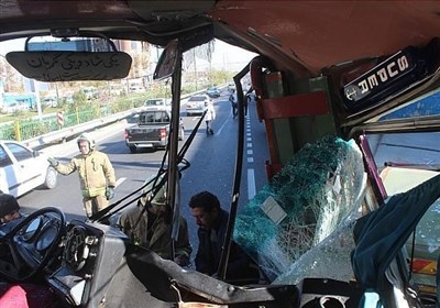  وقوع ۲ تصادف در آزادراه خرم‌آباد- اندیمشک/ یک فوتی و ۱۹ نفر مصدوم برجا گذاشت 