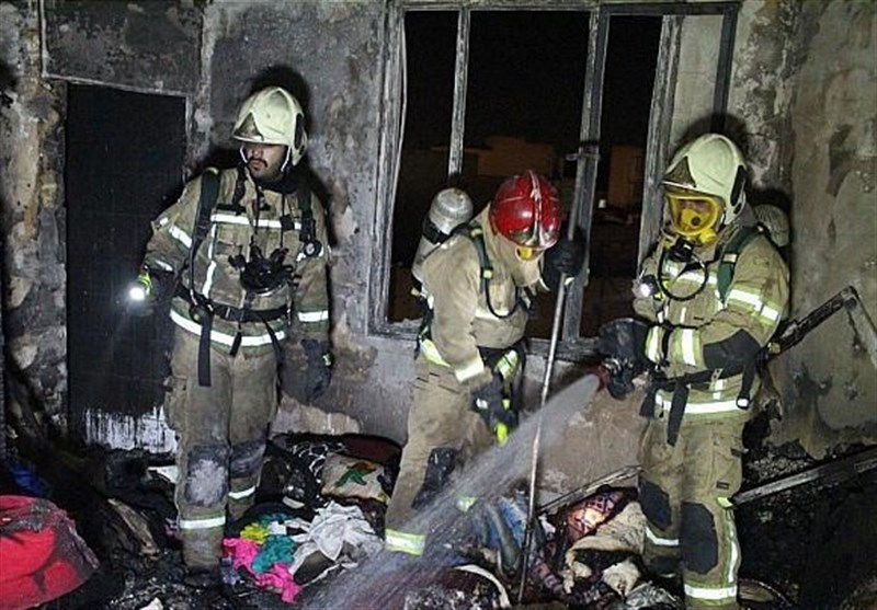 نجات همسر و 3 فرزند از میان شعله‌های آتش توسط پدر خانواده + تصاویر