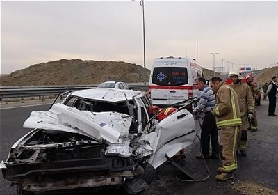  جاده مرگ در نطنز باز هم حادثه آفرید/ مرگ مادر و فرزند بر اثر تصادف 