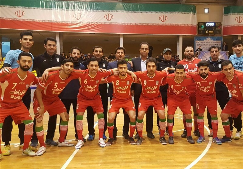 پیروزی تیم ملی فوتسال مقابل شاهین کرمانشاه و تقدیر از حیدریان + عکس