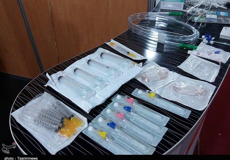 البرز|70 درصد تجهیزات پزشکی ‌کشور از طریق واردات تامین می‌شود