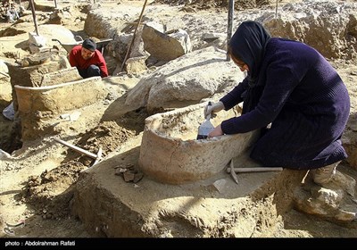 کشف آثار باستانی دوره مادها در میدان امام همدان