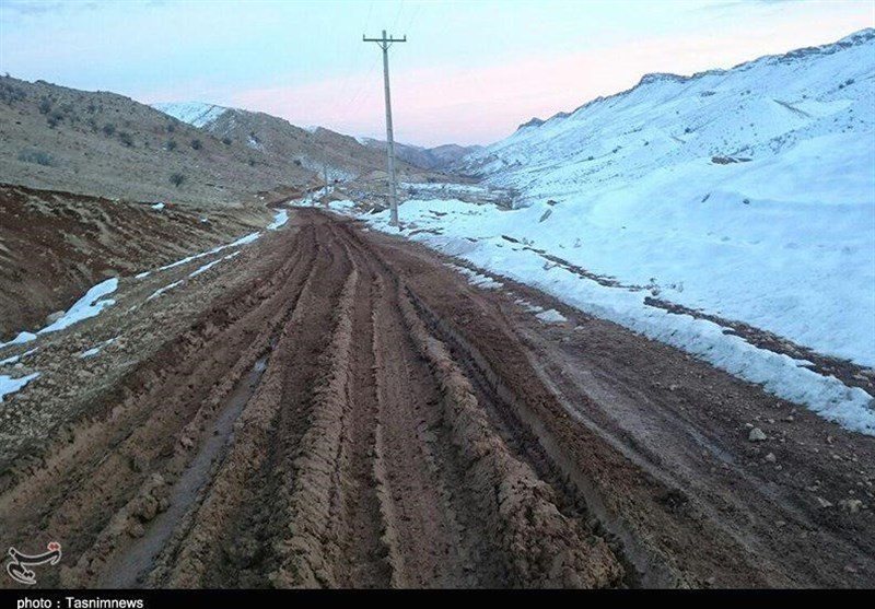 برف راه ارتباطی 50 روستای کهگیلویه و بویراحمد را قطع کرد